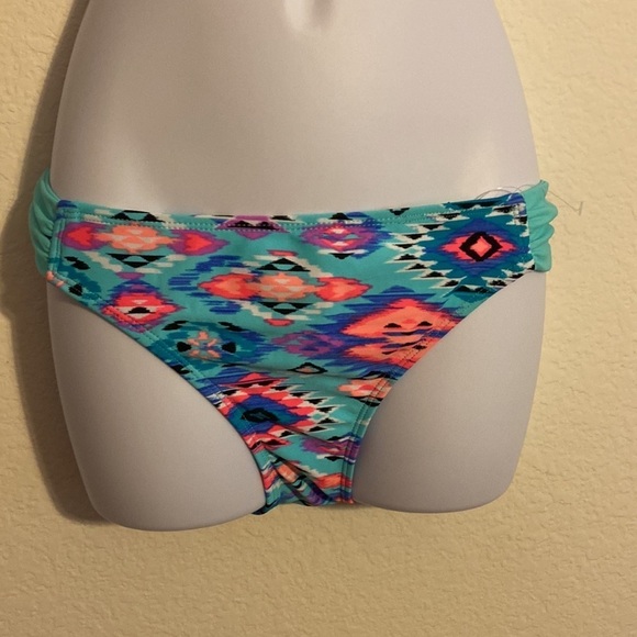 ✨New✨ Arizona NWT bikini bottom Large - Picture 3 of 8